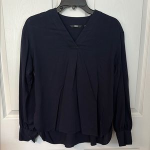 Uniqlo long sleeve minimalist blouse top